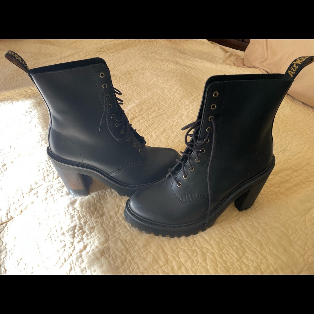 Dr Martens Heel Boots Sz 9 Never Worn